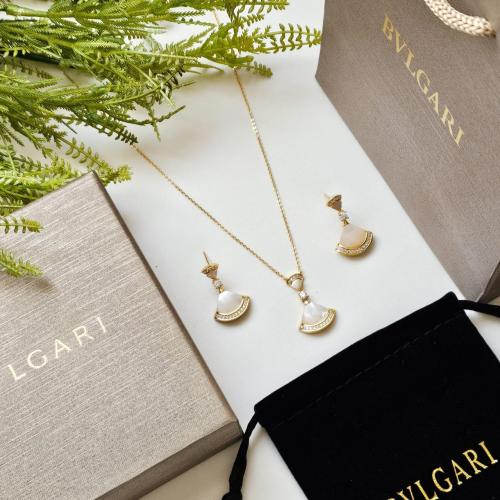 طقم نسائي فاخر BVLGARI