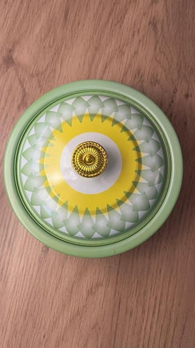 زبدية معدن بغطاء بطراز تراثي - لون أخضر