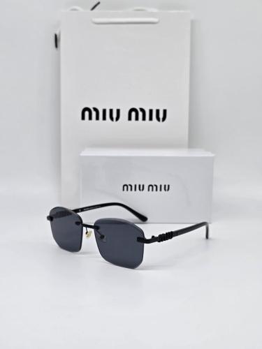 نظارات MIU MIU