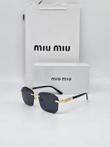 نظارات MIU MIU