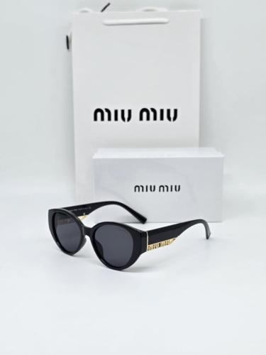 نظارات MIU MIU