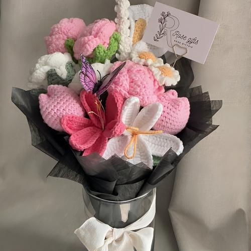 Rose crochet vase