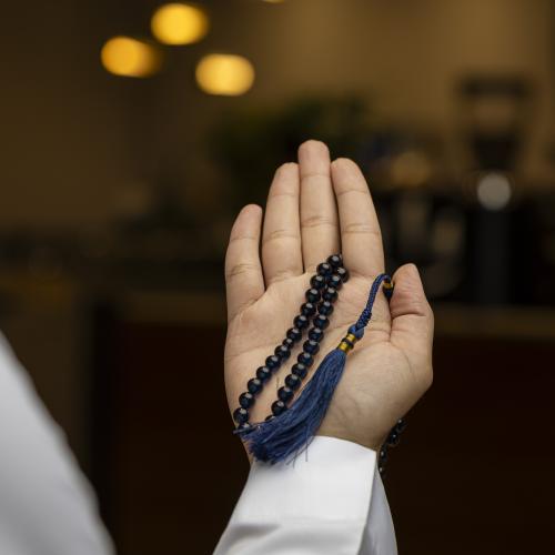 زعفراني كحلي صغير