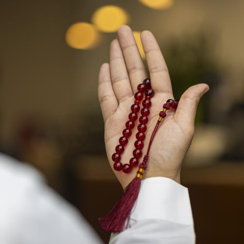 زعفراني احمر غامق