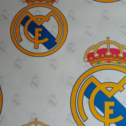ورق حائط رياضي بشعار ريال مدريد لون أبيض وأزرق وذه...