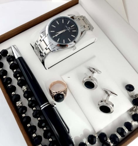 هدياء طقم رجالي بشكل انيق