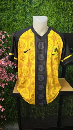 تيشيرت العميد الكلاسيكي