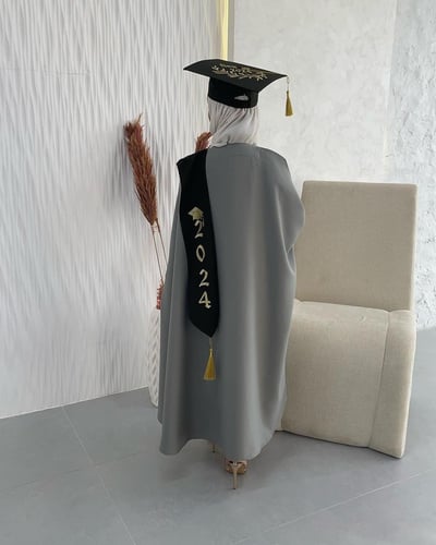 عبايات تخرج 2024 تصميم حسب الطلب. متجر الزين
