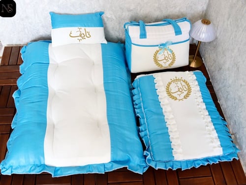 سرير مواليد مميز بالاسم