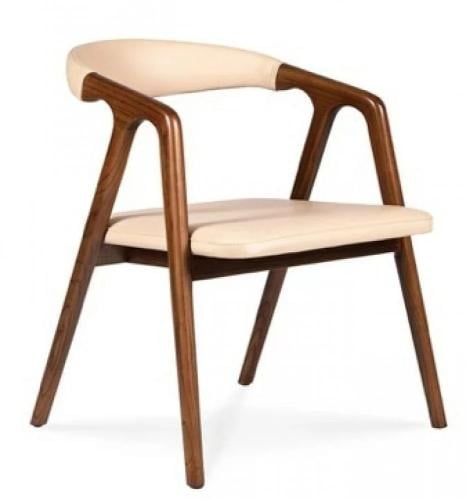 كرسي خشب مع جلسه وظهر جلد