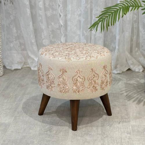 كرسي بف قماش ارجل خشب