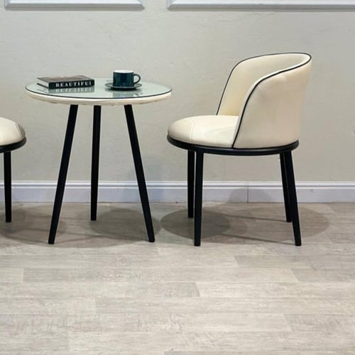 طقم طاولة مع كرسين جلد