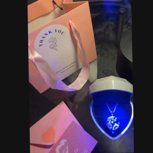 Cloud necklace Pink Box illuminated + bag