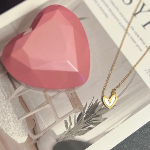 Heart-shaped necklace with light-up box + bag