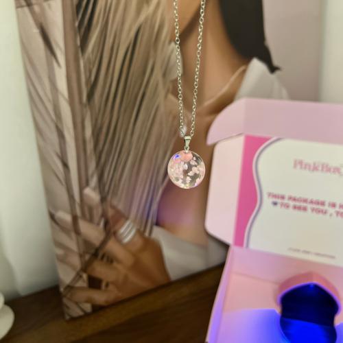 Cloud necklace Pink Box illuminated package