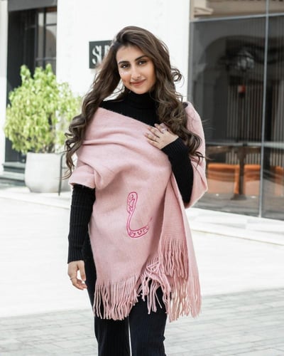 شال شتوي بالاسم - الوان متعددة