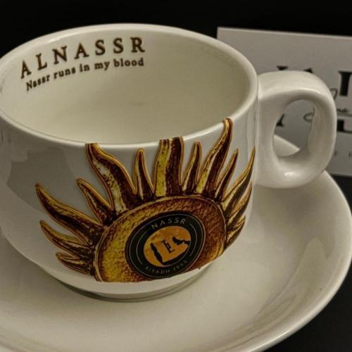 كوب النصر أبيض بارز