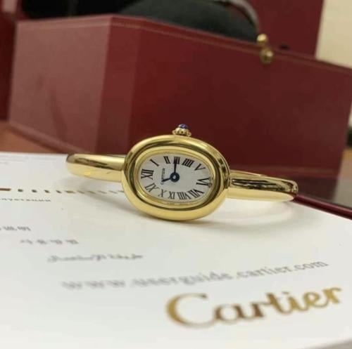 ساعة نسائية أنيقة