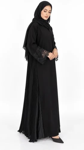 عباية سوداء بطيات بليسيه وأكمام دانتيل - N331