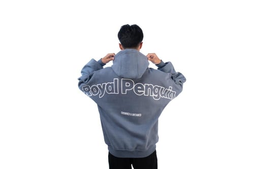 crowned & untamed - Royal Penguin