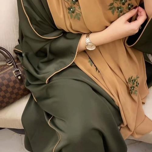 عباية صيفية بقماش كريب ملكي كوري زيتي القصه نص كلوش عباية لف مع قيطان كركمي نفس لون الطرحة الطرحه ملون وعليها تطريز زيتي مناسب للع...