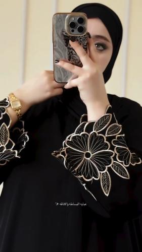 عباية البساطة والأناقة