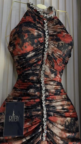 فستان تمجيد