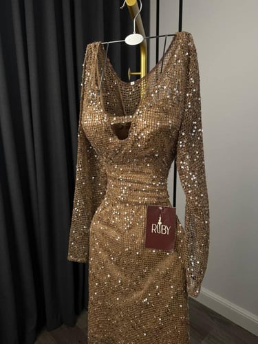 فستان سهره ذهبي