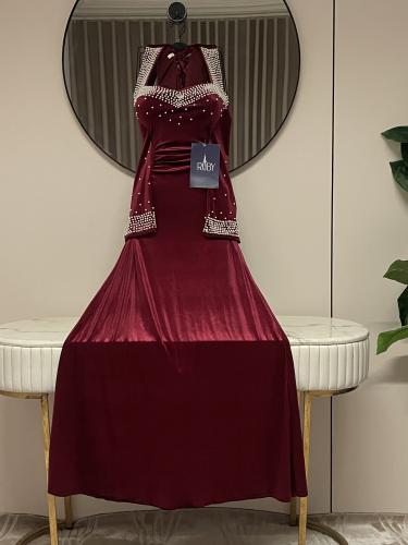 فستان مخملي عنابي