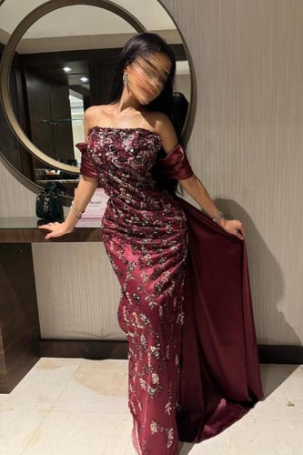 فستان عنّابي مطرز