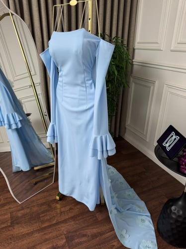 فستان سماوي هادئ