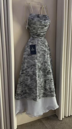 فستان الماسة الفضي