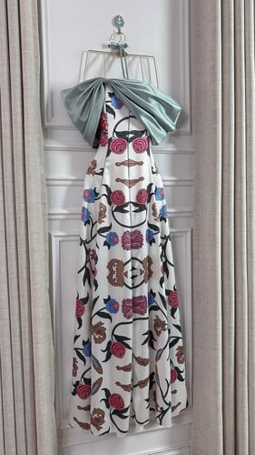 فستان قمراء