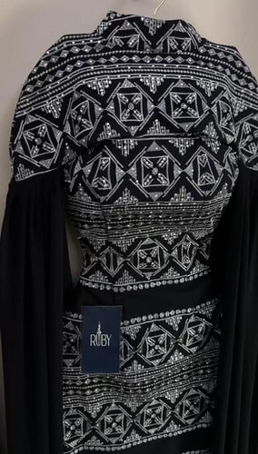 جلابية اسود مطرز