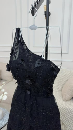 فستان سهره أسود مطرز