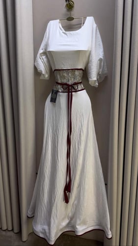 فستان ناعم ابيض