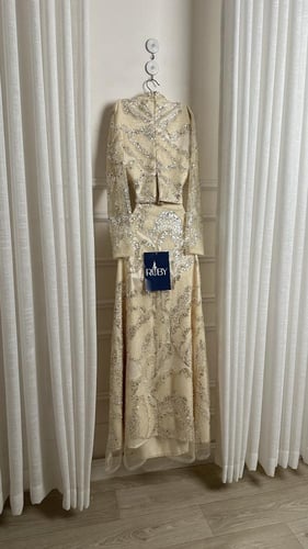 بلوزه وتنوره