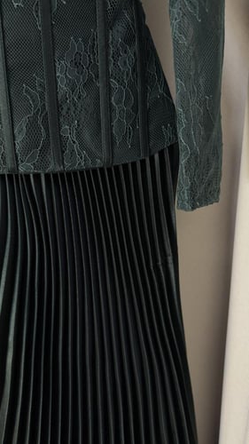 فستان دانتيل زيتي