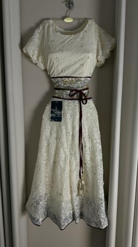 فستان ابيض دانتيل