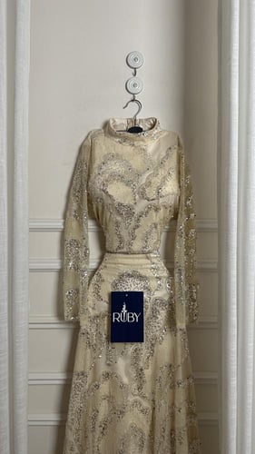 بلوزه وتنوره