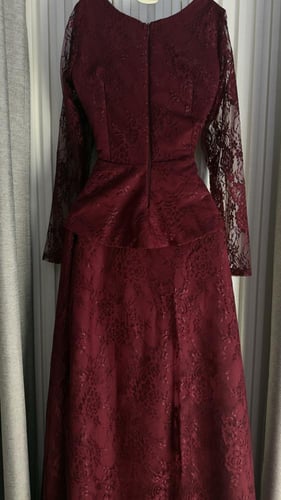 فستان عنابي قطعتين