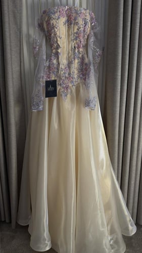 فستان أفراح