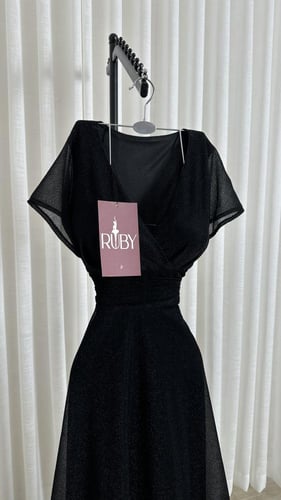 فستان ناعم اسود