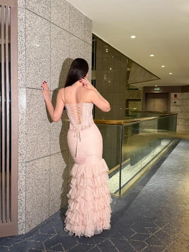 فستان سهره وردي فاتح