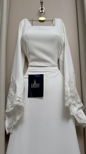 فستان ابيض قطعتين