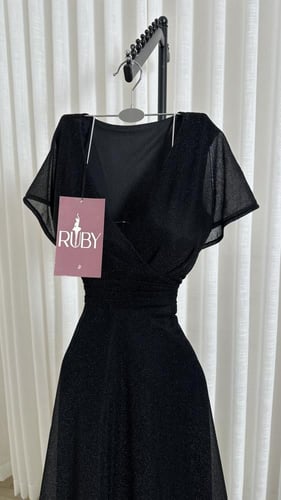 فستان ناعم اسود