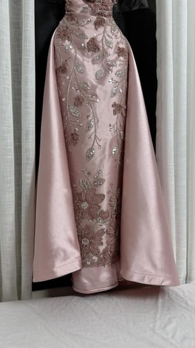 فستان سهره وردي فاتح