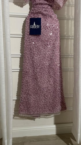 فستان لطيفه