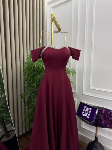 فستان سهره عنابي الداكن