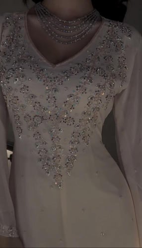 جلابيه بيج مطرز